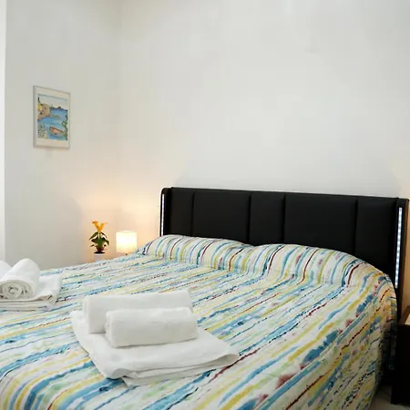 Lägenhet Casa Deluxe -50m Dal Mare- *